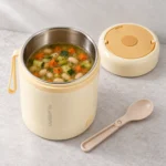 Thermos chauffant rempli de légumes chauds, contenance 0,6 L